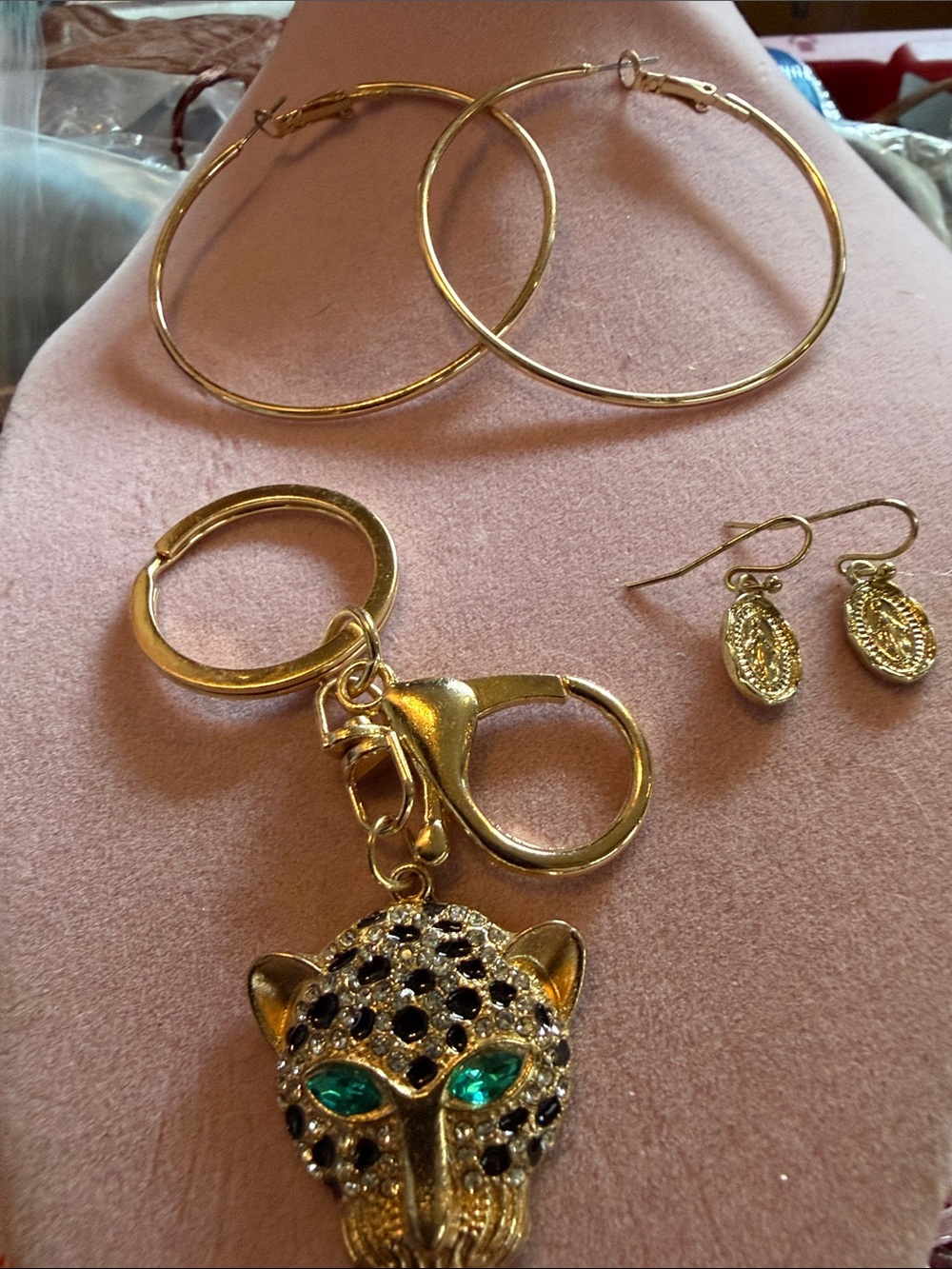 Gold Tone Leopard Head Keychain Charm Plus 2 Earring Sets, (J0295)